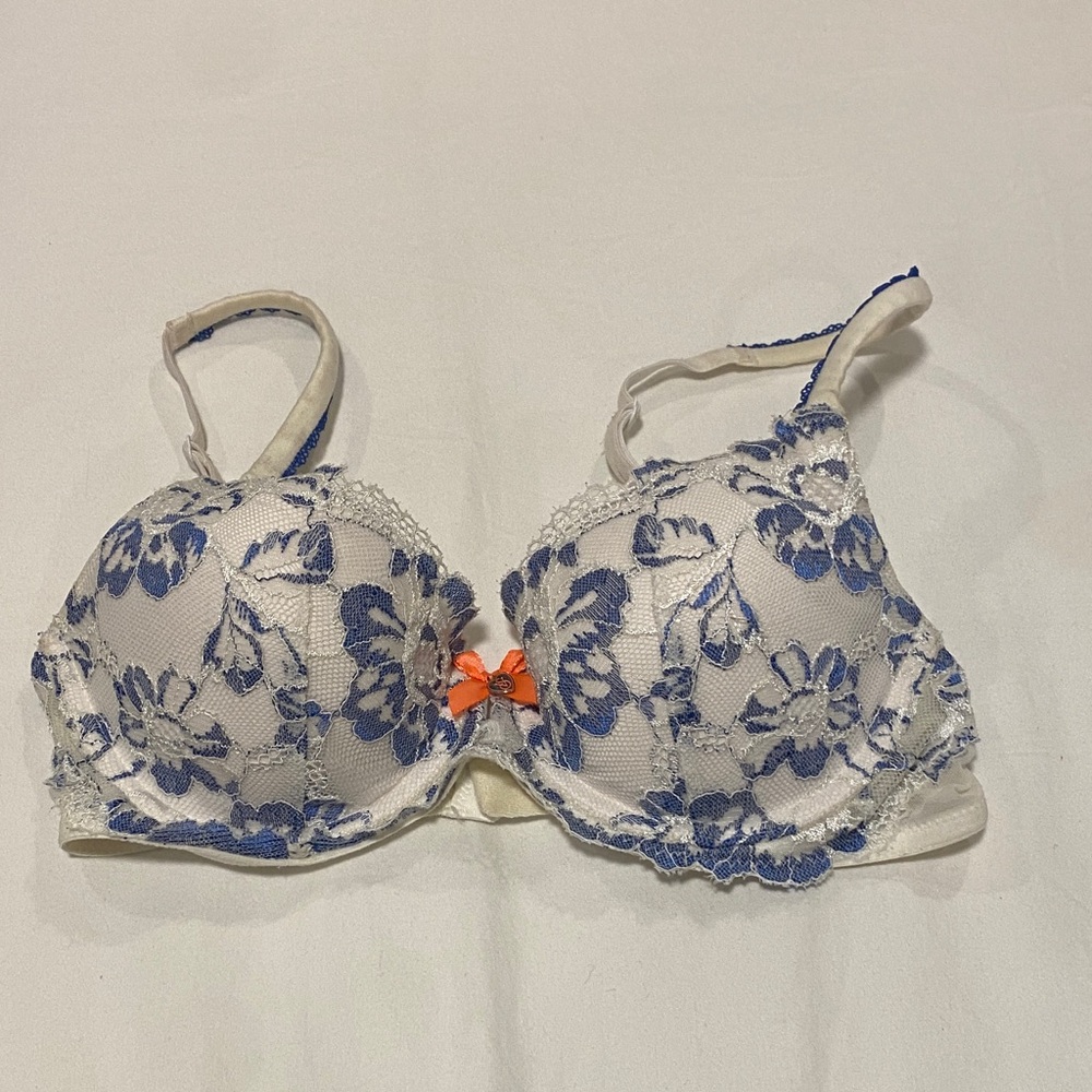 White and Blue Floral Lace Underwire Bra